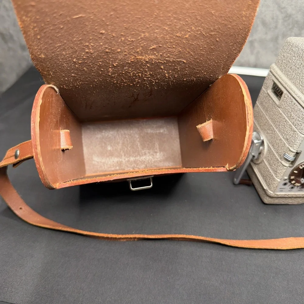 Bell & Howell One-Nine 8mm‎ Movie Camera Unisex OS Brown Leather Case Vintage